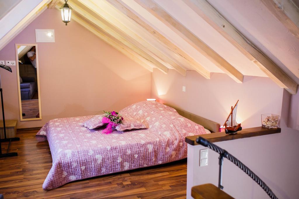 Studio Apartments Bonaca สปลิท ภายนอก รูปภาพ
