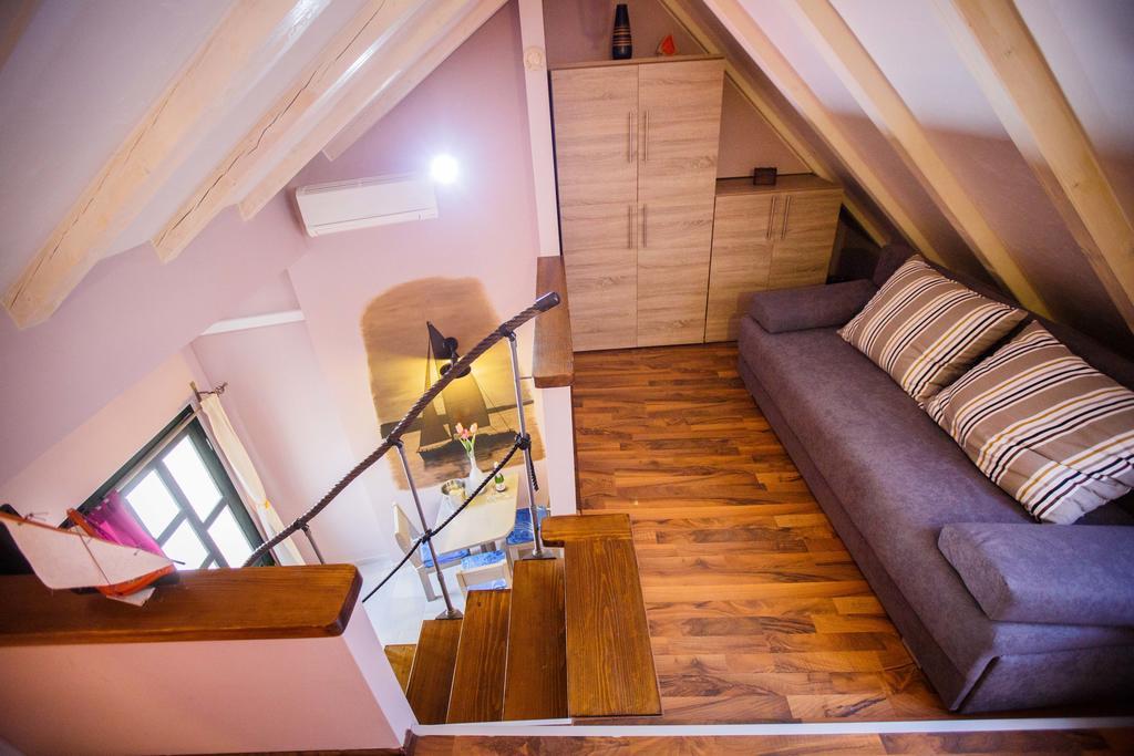Studio Apartments Bonaca สปลิท ภายนอก รูปภาพ