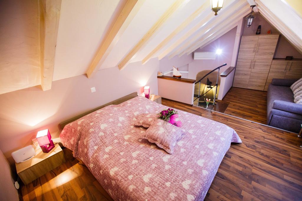Studio Apartments Bonaca สปลิท ภายนอก รูปภาพ