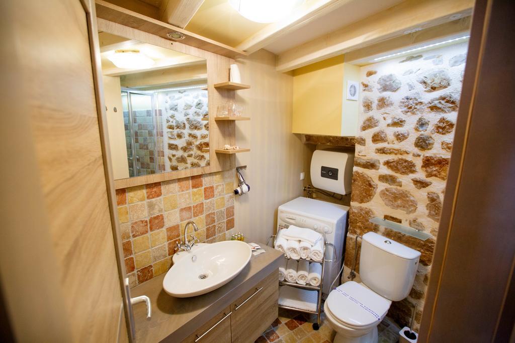 Studio Apartments Bonaca สปลิท ภายนอก รูปภาพ