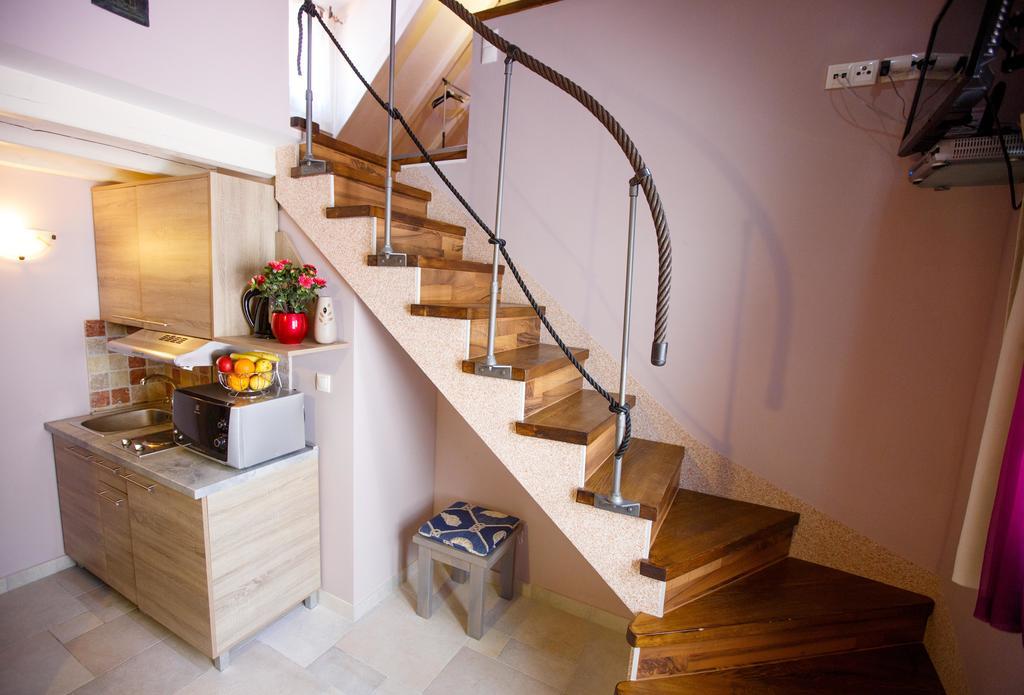 Studio Apartments Bonaca สปลิท ภายนอก รูปภาพ