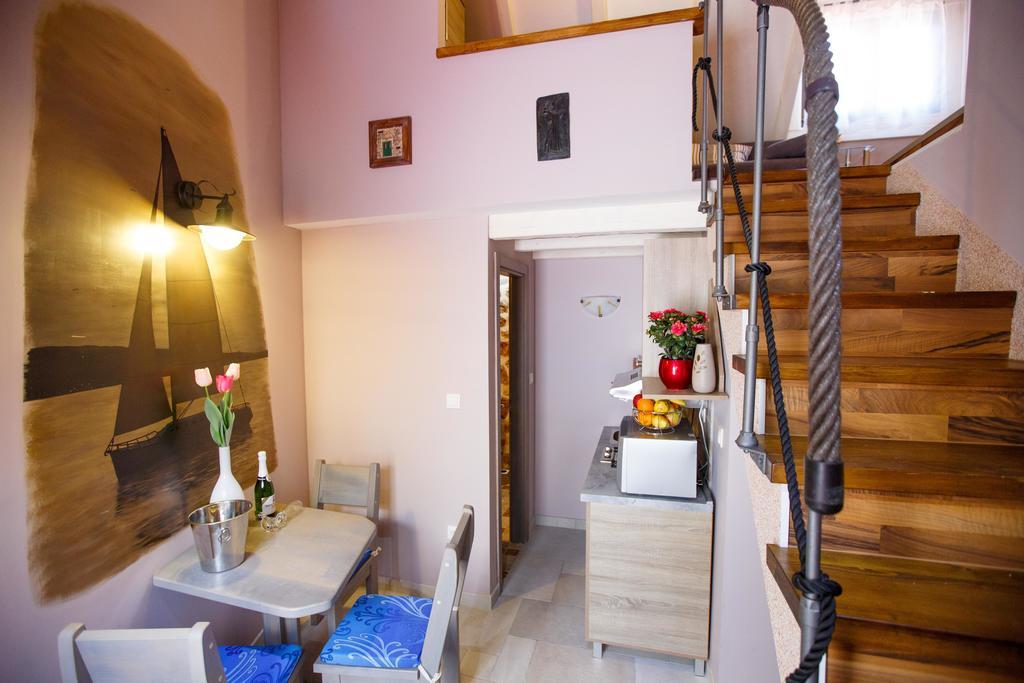 Studio Apartments Bonaca สปลิท ภายนอก รูปภาพ