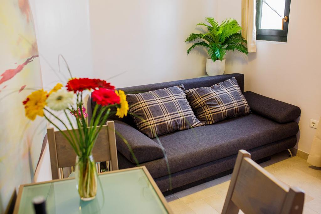 Studio Apartments Bonaca สปลิท ภายนอก รูปภาพ