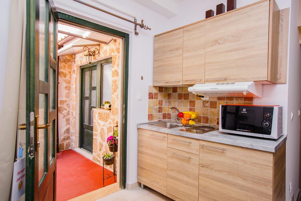 Studio Apartments Bonaca สปลิท ภายนอก รูปภาพ
