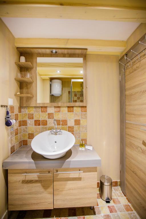 Studio Apartments Bonaca สปลิท ภายนอก รูปภาพ