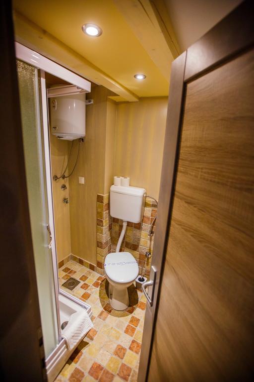 Studio Apartments Bonaca สปลิท ภายนอก รูปภาพ